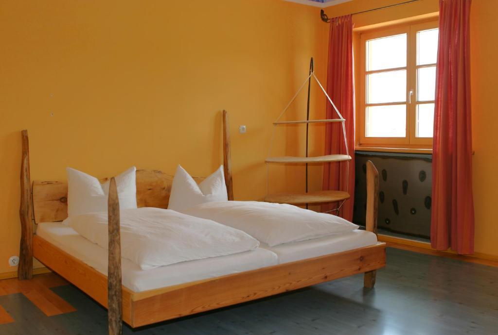 Schiff Bihlerdorf - Hostel Room photo